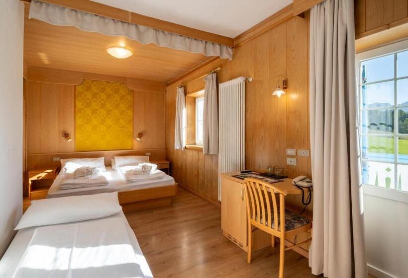 اتاق استاندارد سه نفره, Mytime Hotels Savoy