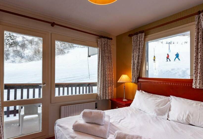 Номер Стандарт Трехместный, Hôtel La Tarentaise