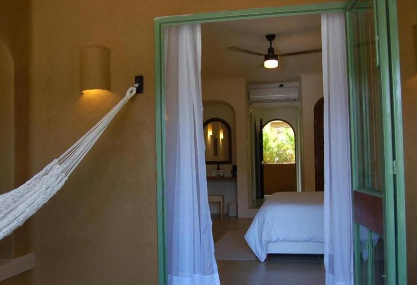 带大床的套房, Hostal De La Luz
