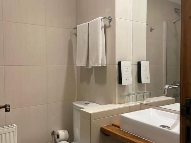 Quarto Estandar, Almasur Punta Arenas