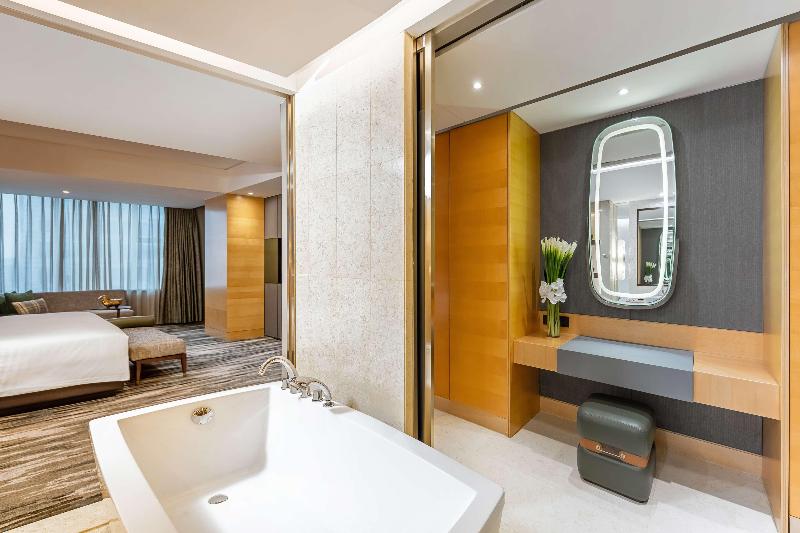 Люкс Повышенной Комфортности, Hilton Shanghai Hongqiao