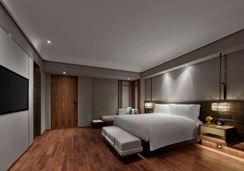 Номер Executive Кровать Кинг, Hilton Shanghai Hongqiao