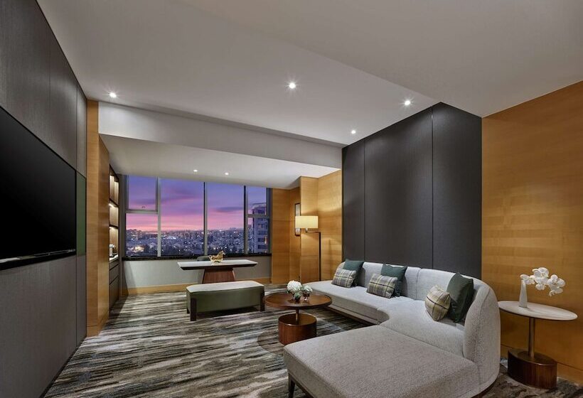 Люкс Повышенной Комфортности, Hilton Shanghai Hongqiao