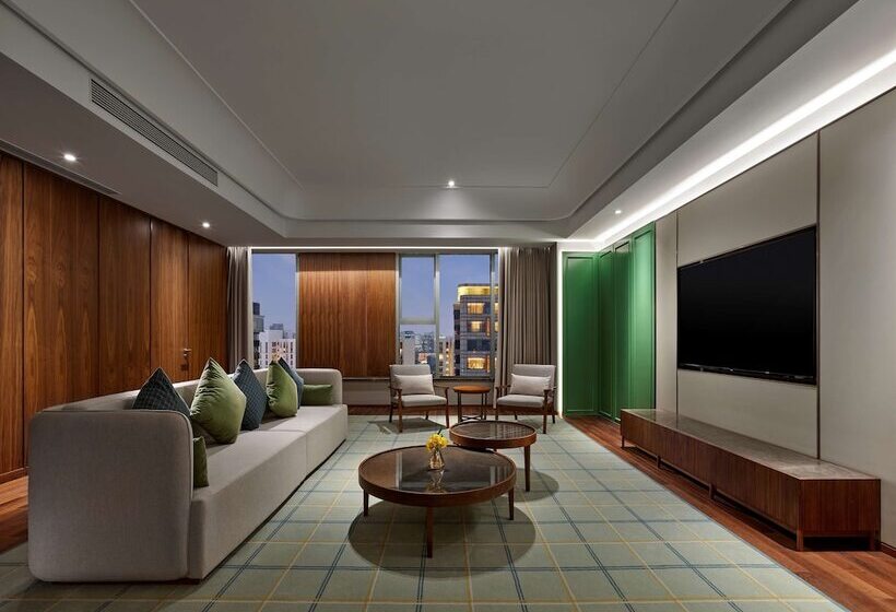 Люкс Ejecutiva 2 Спальни, Hilton Shanghai Hongqiao