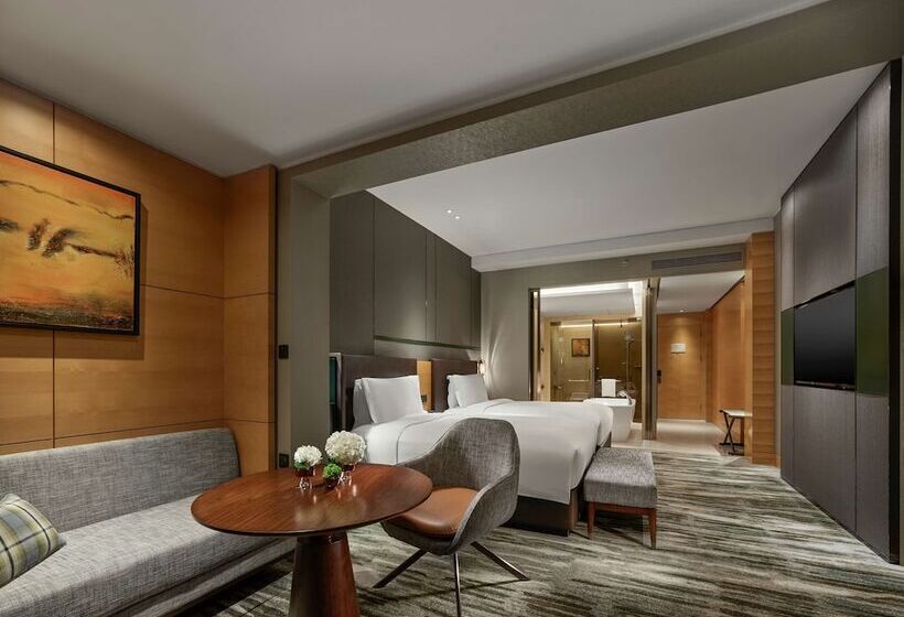 Номер Deluxe, Hilton Shanghai Hongqiao