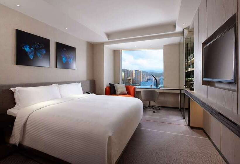 Номер Deluxe, Hilton Shanghai Hongqiao