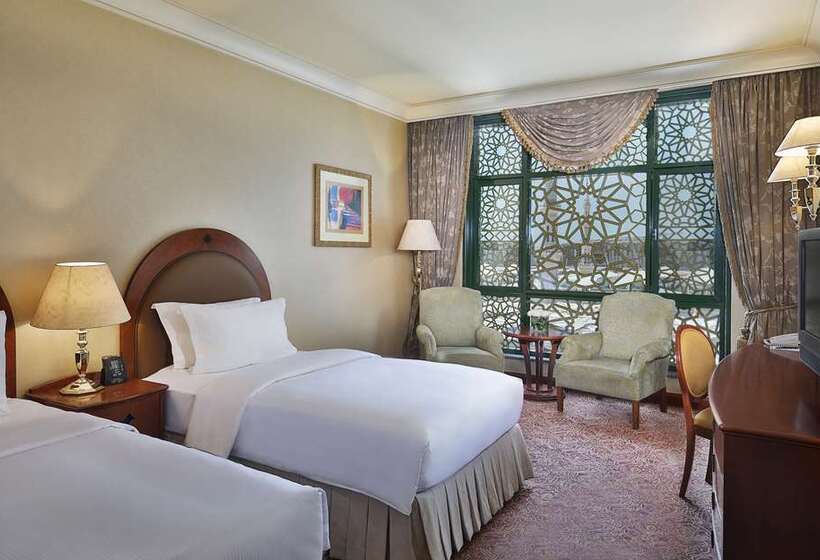 Номер Deluxe, Hilton Shanghai Hongqiao