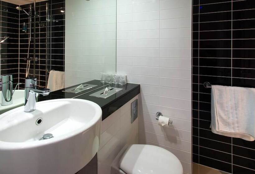 Номер Стандарт, Holiday Inn Express Cambridge Duxford M11 Jct 10, An Ihg