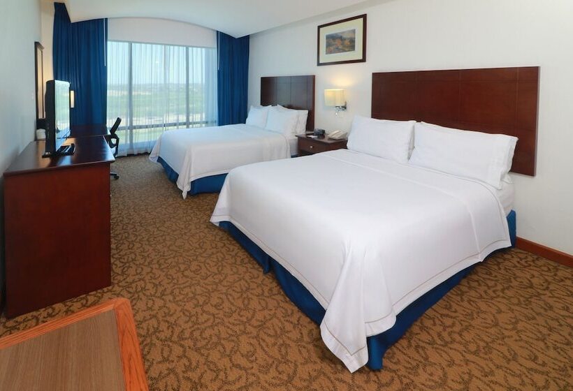 ２ダブルベッドのスタンダードルーム, Holiday Inn Express Nuevo Laredo, An Ihg