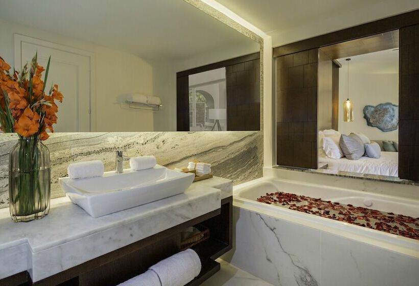 带大床的小型套房, Secrets Royal Beach Punta Cana - Adults Only - All Inclusive