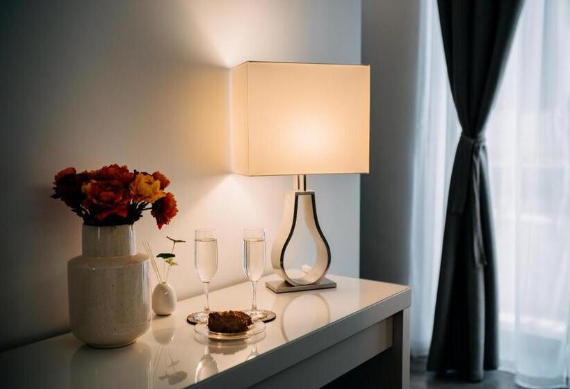 اتاق استاندارد سه نفره, B&b Stramondo