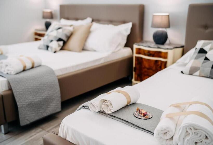 اتاق استاندارد سه نفره, B&b Stramondo