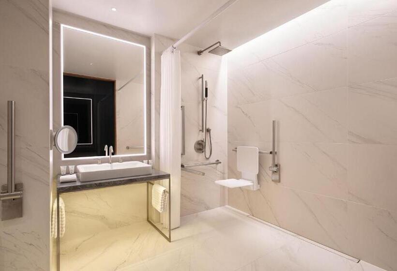 Номер Классика Кровать Кинг, The Westin London City