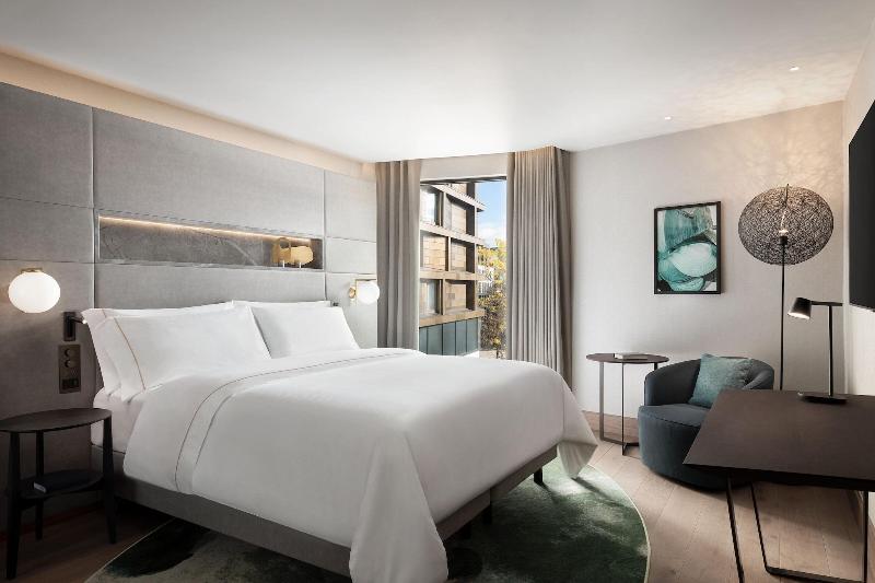 Номер Классика Кровать Кинг, The Westin London City