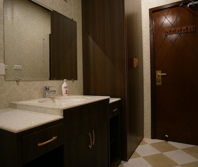 Апартаменты Deluxe 1 Спальня, The Manor Luxury Apartments