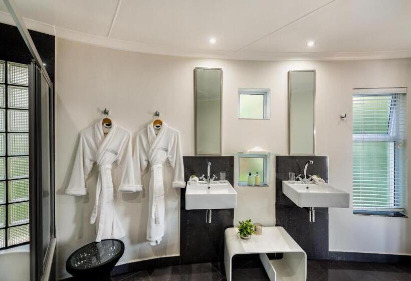 اتاق لوکس با بالکن و چشم‌انداز دریا, Villa Afrikana Guest Suites By Knysna Paradise Collection