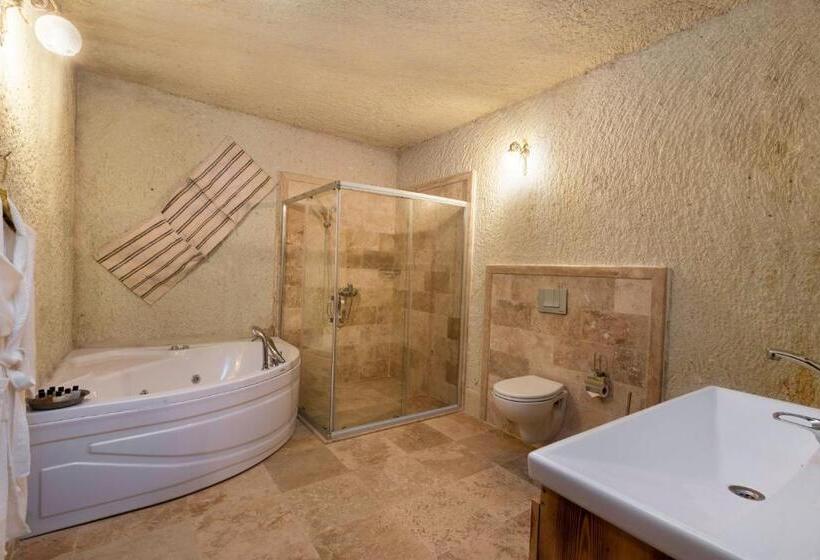 سوییت خانوادگی, Tatlı Kaya Otel