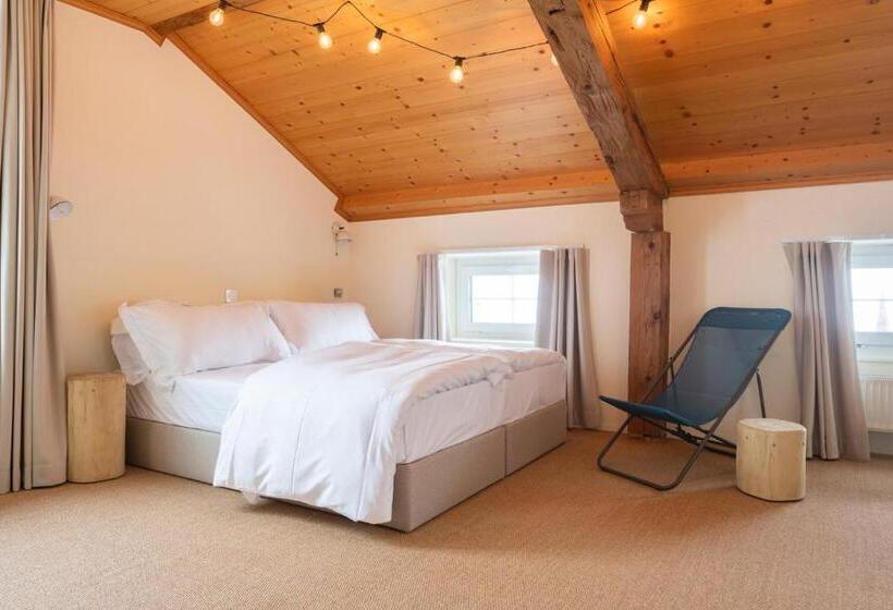 اتاق لوکس, Peanut Mountain Lodge & Le Communal