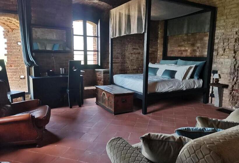 اتاق لوکس چهار تخته, Rocca Di Arignano