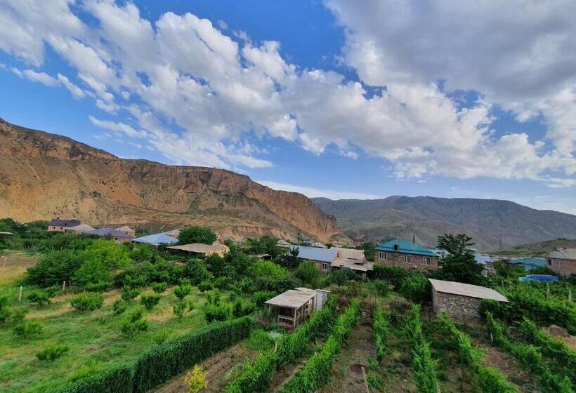 اتاق لوکس خانوادگی, Siran Guest House