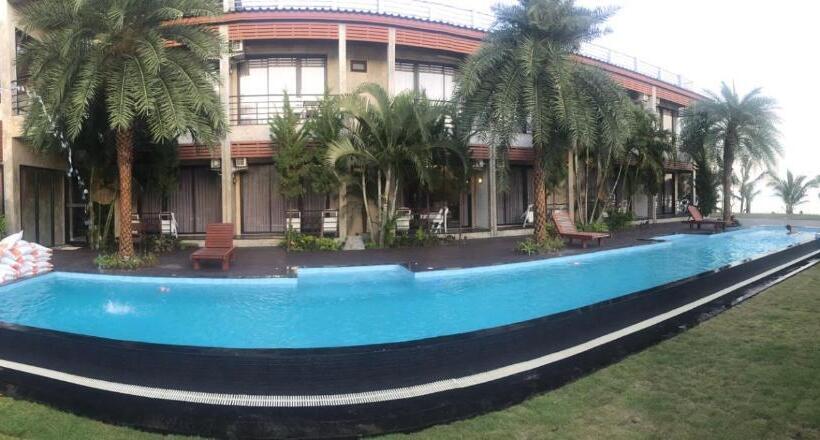 اتاق استاندارد با چشم‌انداز استخر, Windy Seaview Resort