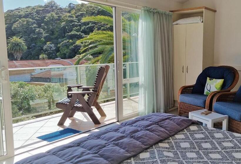 استودیوی استاندارد با چشم‌انداز دریا, Admirals View Lodge