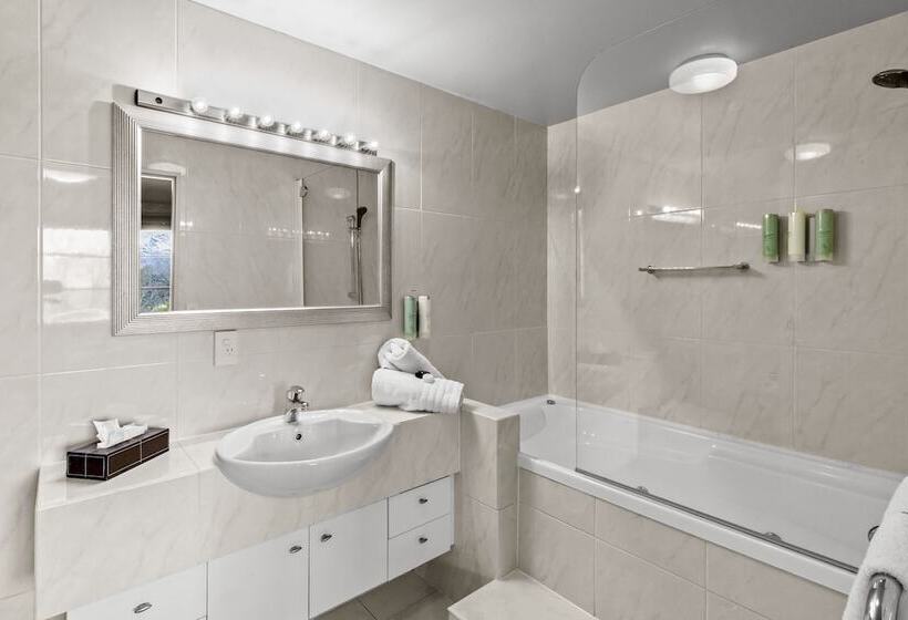 Апартаменты 3 Спальни, The Glebe Apartments