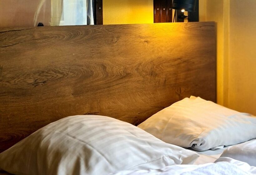 패밀리 룸 공용 욕실, Copenhagen Downtown Hostel