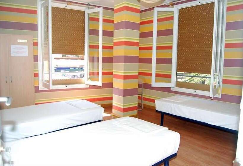 غرفة قياسية ثلاثية حمام مشترك, Russafa Youth Hostel