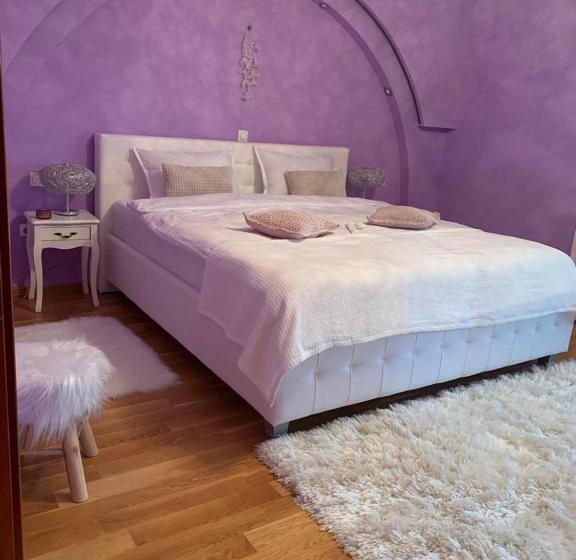 اتاق استاندارد با بالکن, Casa Din Deal