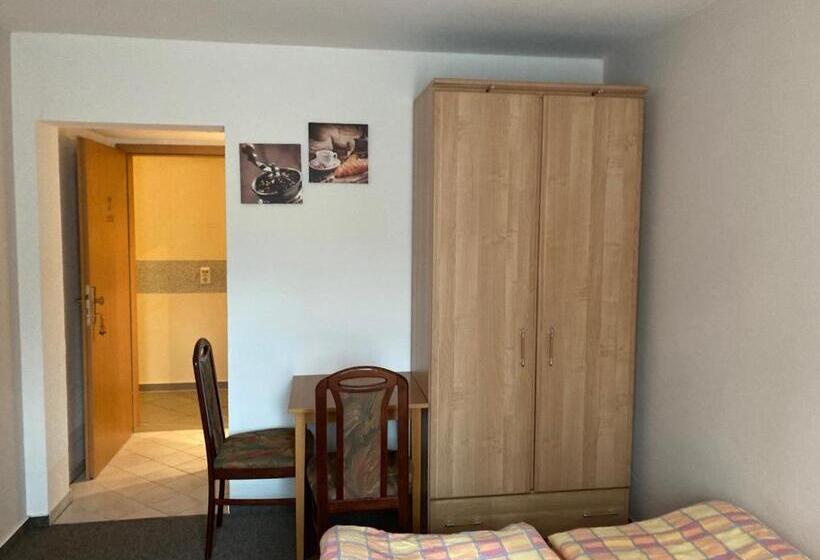 标准间, Pension Tom´s Hütte