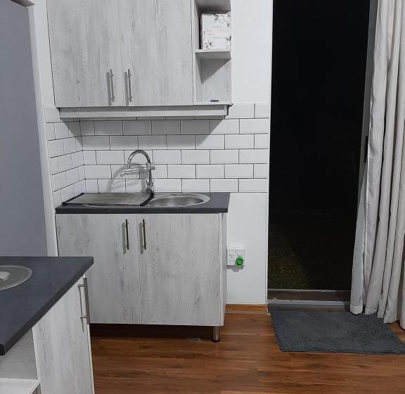 اتاق استاندارد, Nikita S Self Catering Haven 2
