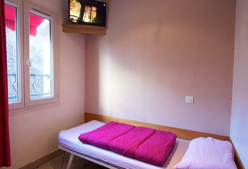 اتاق استاندارد, Bastille Hostel