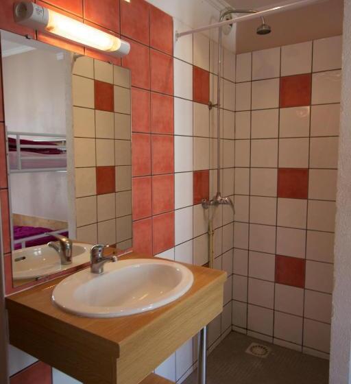 اتاق استاندارد, Bastille Hostel