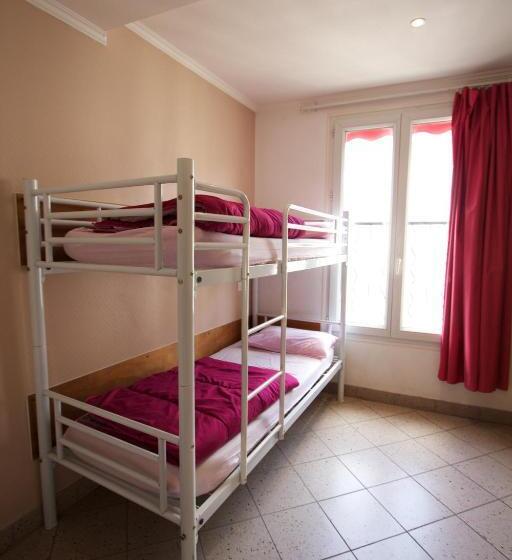 تختخواب در اتاق مشترک, Bastille Hostel