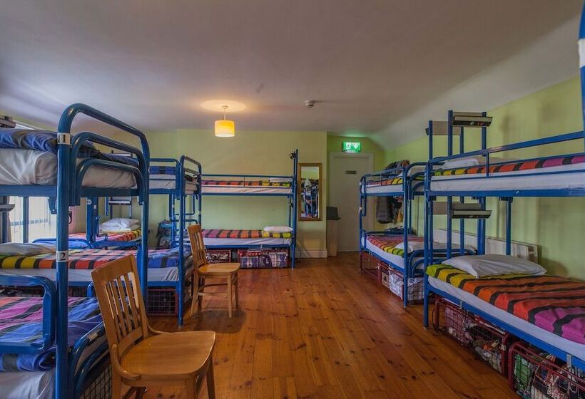 تختخواب در اتاق مشترک, Four Courts Hostel