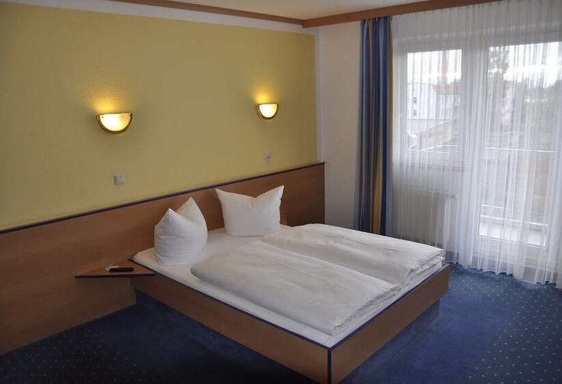 Номер Стандарт Трехместный, Sleep & Go Hotel Magdeburg
