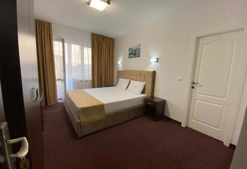 اتاق لوکس با تخت بزرگ, Prestige House