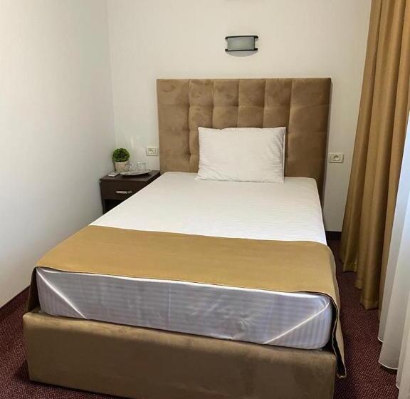 اتاق استاندارد یک نفره, Prestige House