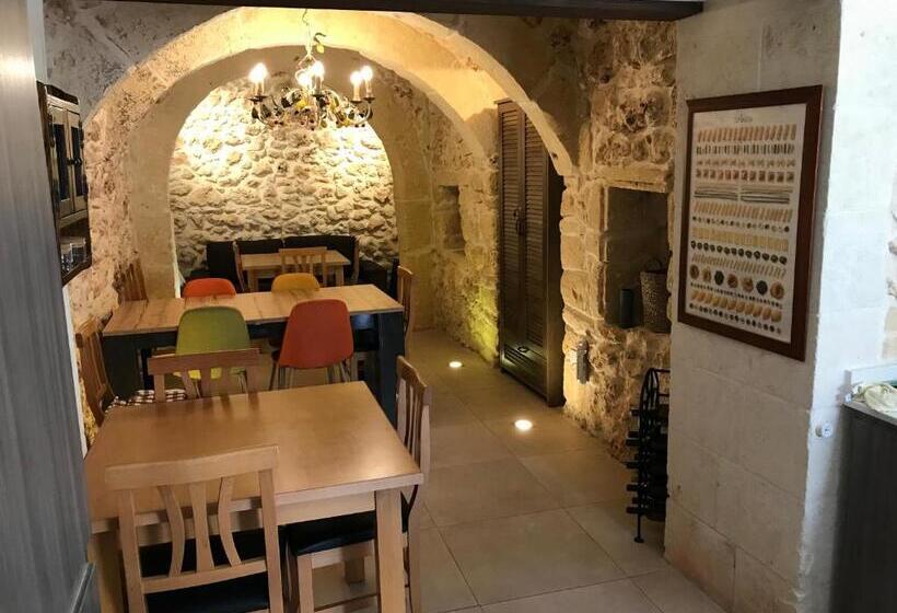 اتاق استاندارد با تراس, The Cloisters Bed And Breakfast