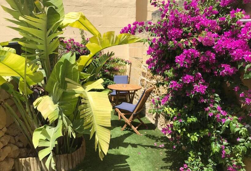 اتاق استاندارد یک نفره, The Cloisters Bed And Breakfast