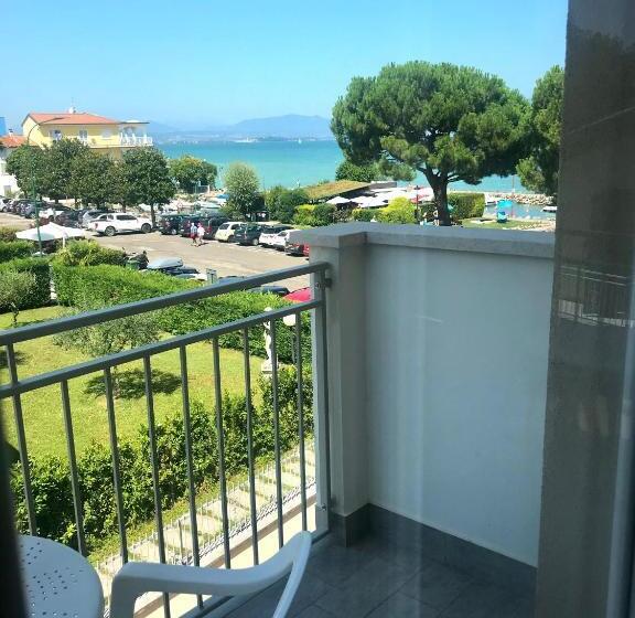 اتاق استاندارد با چشم‌انداز دریاچه, Casa Caterina Lake View Holidays Apartments