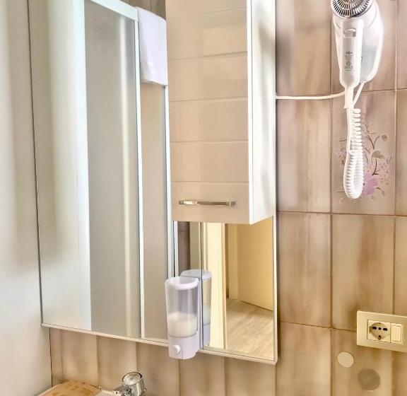 اتاق استاندارد با بالکن, Casa Caterina Lake View Holidays Apartments