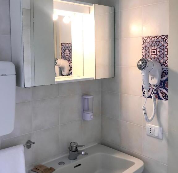 اتاق لوکس با بالکن, Casa Caterina Lake View Holidays Apartments