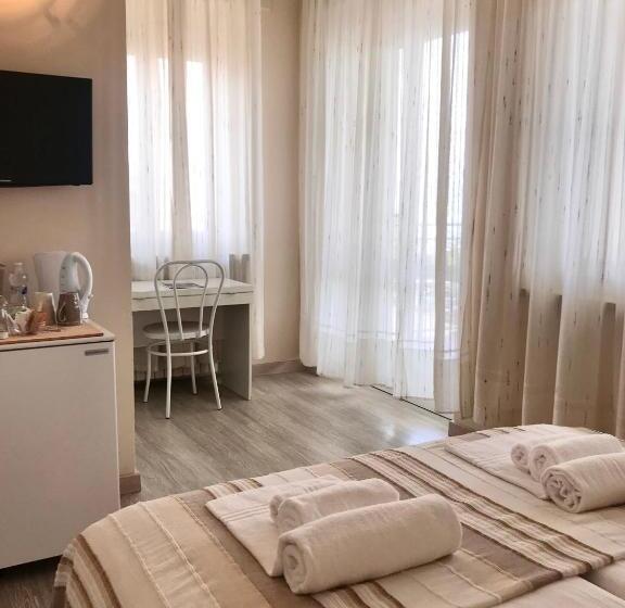اتاق لوکس با بالکن, Casa Caterina Lake View Holidays Apartments