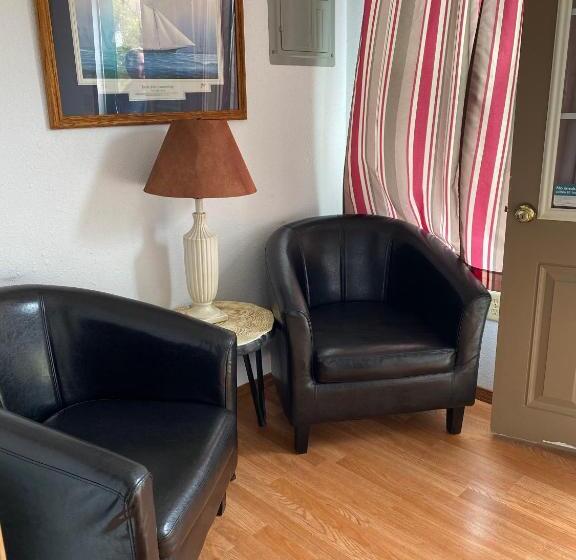 Студия Стандарт, Oceanside Ocean Front Cabins