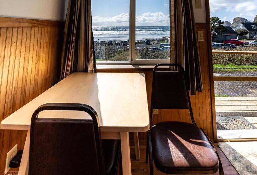 デラックスルーム, Oceanside Ocean Front Cabins