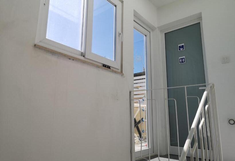 استودیوی لوکس, Dghajsa Guest House
