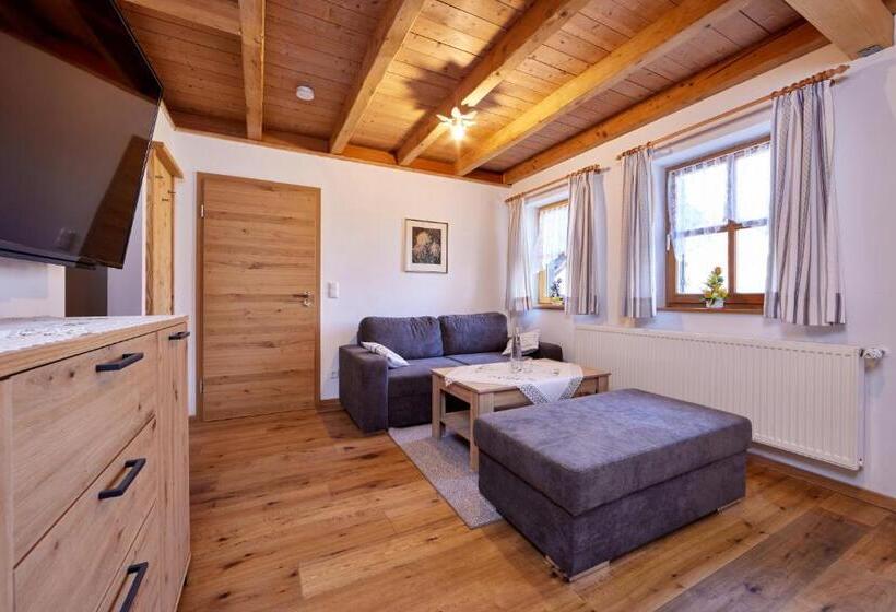 Трехместный Номер Стандарт с Балконом, Appartements Gasthof Schleifmühle Unterammergau
