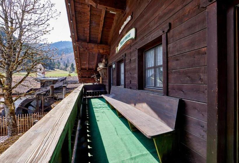 Трехместный Номер Стандарт с Балконом, Appartements Gasthof Schleifmühle Unterammergau
